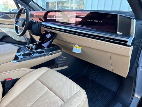 New 2026 Cadillac Escalade IQ Luxury 2 w/ LPO, Floor Liner Package image 56