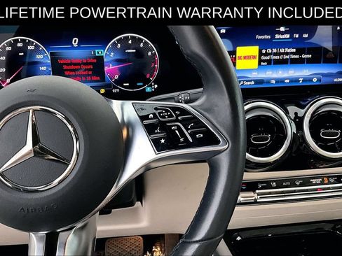 Used 2025 Mercedes-Benz GLA 250 4MATIC image 27