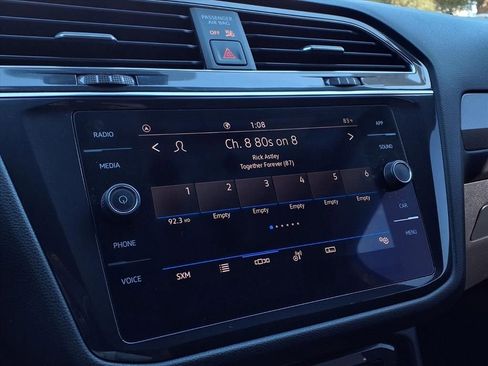 Used 2022 Volkswagen Tiguan SE R-Line image 8