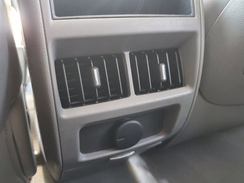 Used 2010 Cadillac SRX Performance image 33