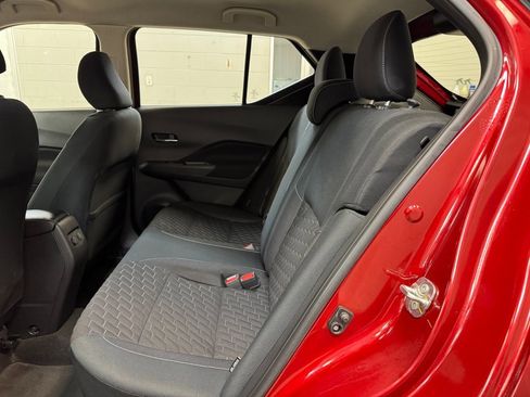 Used 2021 Nissan Kicks SV image 15