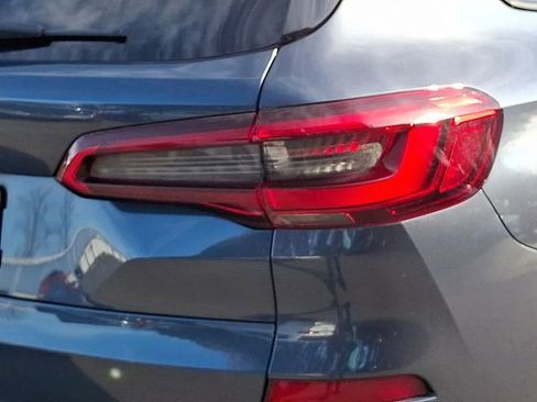 Used 2019 BMW X5 xDrive50i w/ M Sport Package image 12