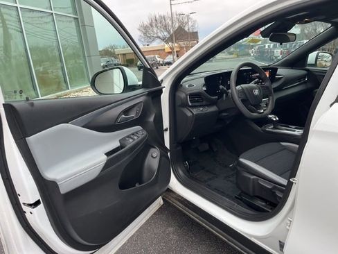 Used 2024 Buick Envista Preferred w/ Convenience II Package image 4