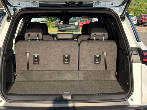 New 2026 Chevrolet Traverse LT FWD image 10