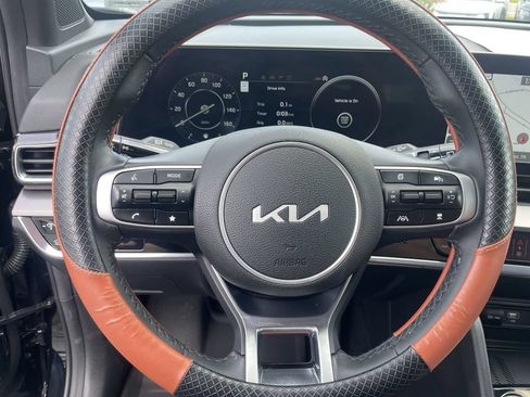Certified 2025 Kia Sportage SX FWD image 16