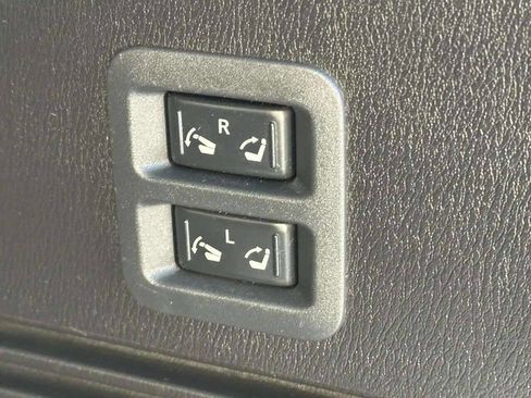 Used 2011 INFINITI QX56 4WD w/ Theater Pkg image 55