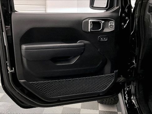 Used 2025 Jeep Wrangler Unlimited Rubicon 4xe w/ Safety Group AWD/4WD image 20