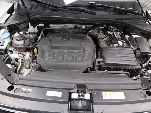 Used 2023 Volkswagen Tiguan SE R-Line AWD/4WD image 16