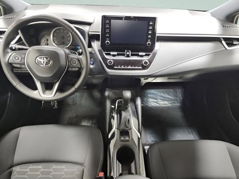 Used 2019 Toyota Corolla SE image 2