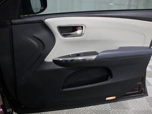 Used 2014 Toyota Avalon XLE Touring FWD image 26