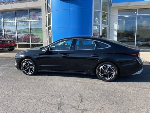 Used 2024 Hyundai Sonata SEL w/ Convenience Package FWD image 2