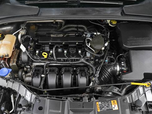 Used 2015 Ford Focus SE FWD image 28