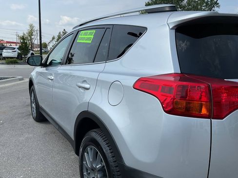 Used 2014 Toyota RAV4 XLE AWD/4WD image 5