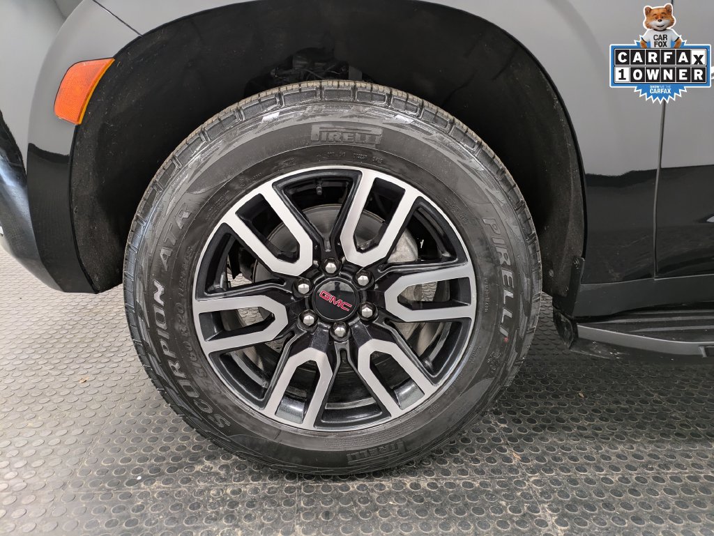 Used 2024 GMC Yukon AT4 w/ Technology Package AWD/4WD image 8