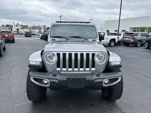 Used 2019 Jeep Wrangler Unlimited Sahara w/ Cold Weather Group AWD/4WD image 4