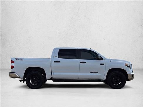 Used 2018 Toyota Tundra SR5 w/ SR5 Upgrade Package AWD/4WD image 4