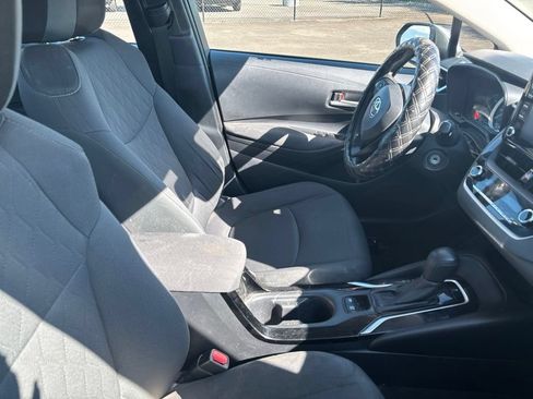 Used 2020 Toyota Corolla LE FWD image 9