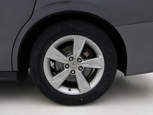 Used 2018 Honda Odyssey EX-L image 27