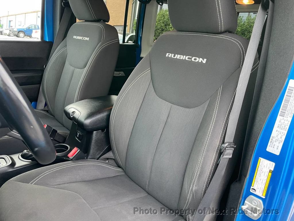 Used 2015 Jeep Wrangler Unlimited Rubicon w/ Connectivity Group AWD/4WD image 9
