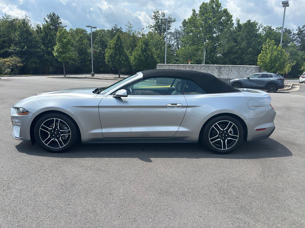 Used 2022 Ford Mustang Premium RWD image 4
