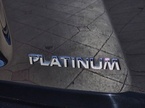 Used 2017 Nissan Pathfinder Platinum image 34