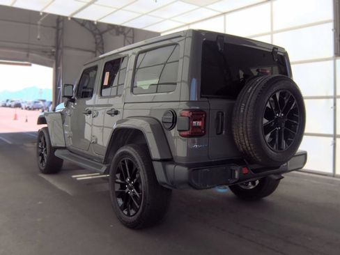Used 2022 Jeep Wrangler Unlimited Sahara AWD/4WD image 4