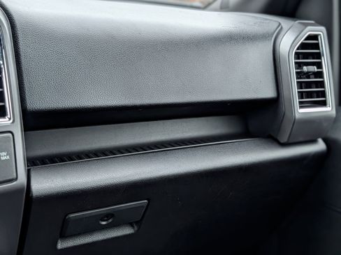 Used 2016 Ford F150 XLT w/ Equipment Group 302A Luxury image 17