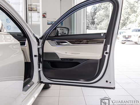 Used 2021 BMW 750i xDrive w/ Executive Package AWD/4WD image 46