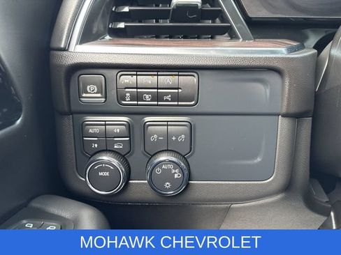Used 2025 Chevrolet Tahoe LS AWD/4WD image 18