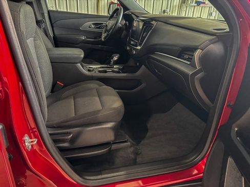 Used 2023 Chevrolet Traverse LT image 14
