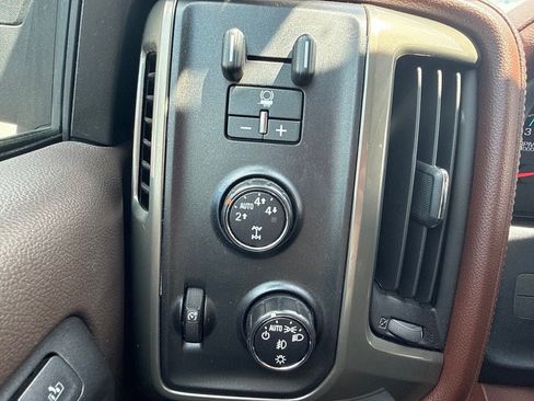 Used 2015 Chevrolet Silverado 1500 High Country w/ High Country Premium Package AWD/4WD image 22