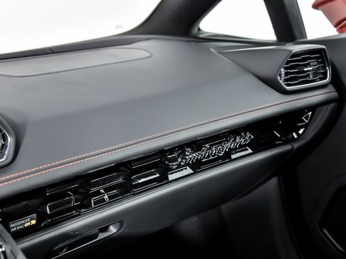 Used 2021 Lamborghini Huracan EVO RWD image 39