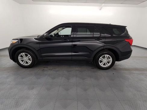 Used 2023 Ford Explorer XLT image 4
