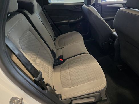 Used 2022 Ford Escape SE FWD image 9