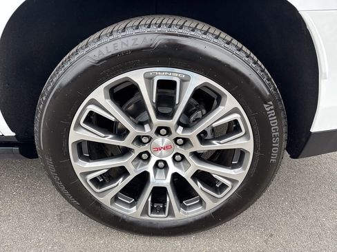 Used 2025 GMC Yukon Denali w/ Denali Reserve Package image 39