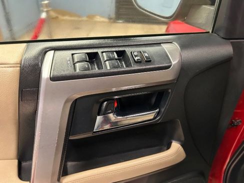 Used 2016 Toyota 4Runner SR5 image 8