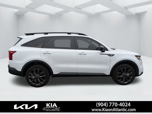 Used 2023 Kia Sorento SX Prestige image 3
