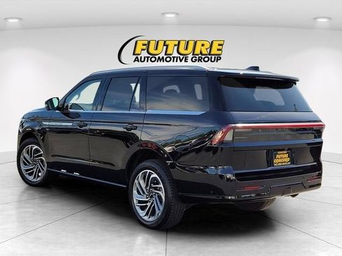 Certified 2025 Lincoln Navigator Reserve AWD/4WD image 6