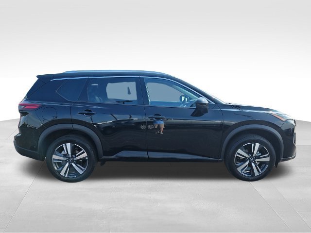 Certified 2026 Nissan Rogue SL AWD/4WD image 6