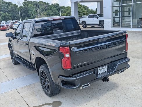 Used 2025 Chevrolet Silverado 1500 LT Trail Boss w/ Convenience Package II AWD/4WD image 9