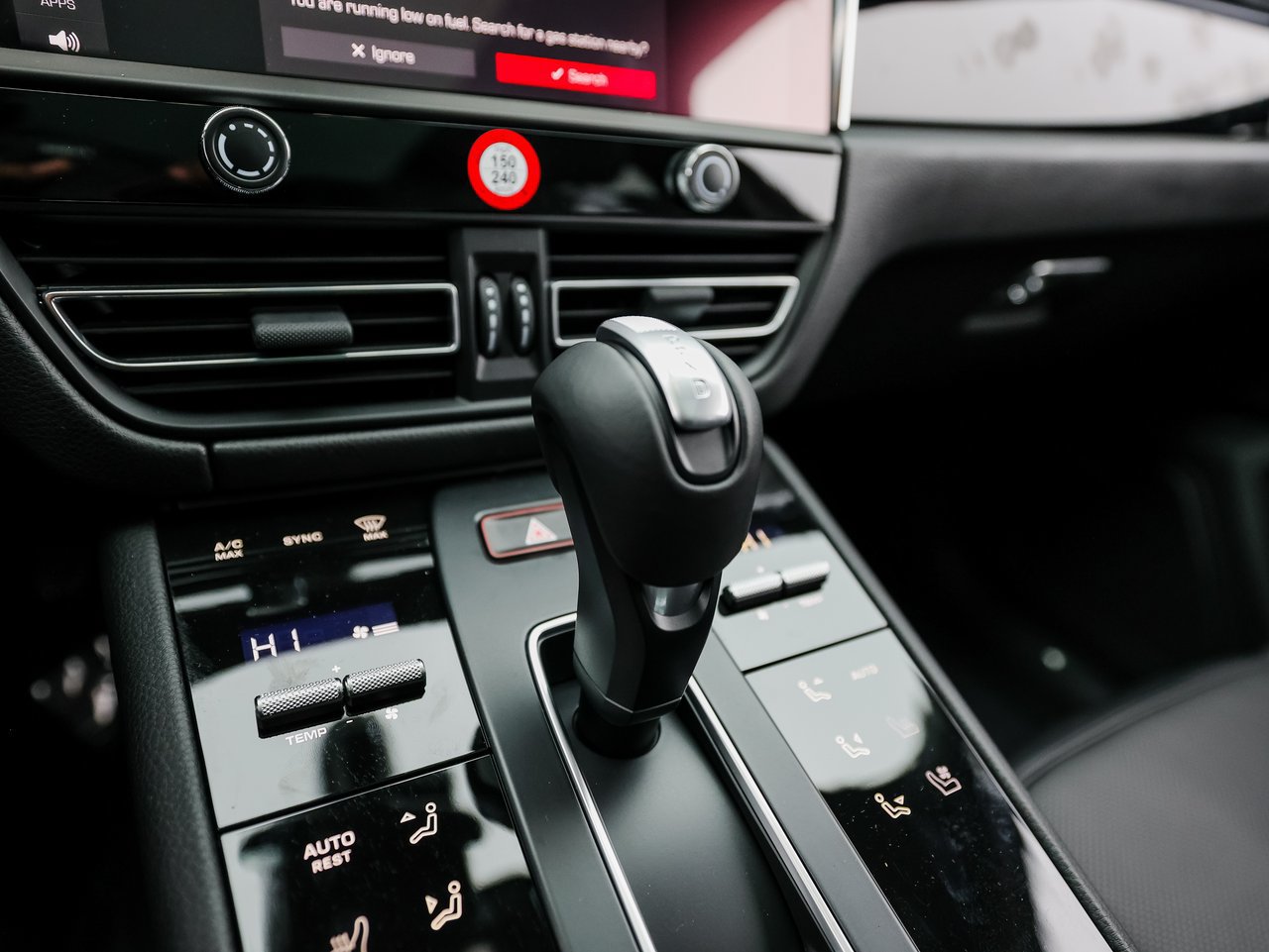 Certified 2026 Porsche Macan AWD/4WD image 20