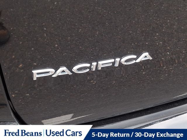 Used 2023 Chrysler Pacifica Limited FWD image 38