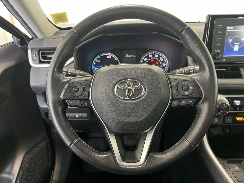 Used 2021 Toyota RAV4 XLE w/ XLE Grade Weather Package AWD/4WD image 5