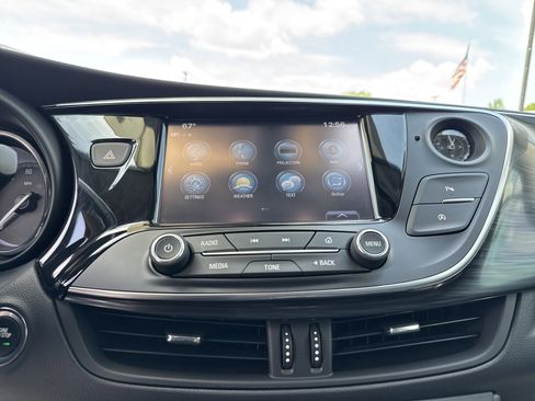 Used 2020 Buick Envision Essence FWD image 24