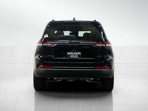 Used 2025 Jeep Grand Cherokee Limited w/ Black Appearance Package image 4