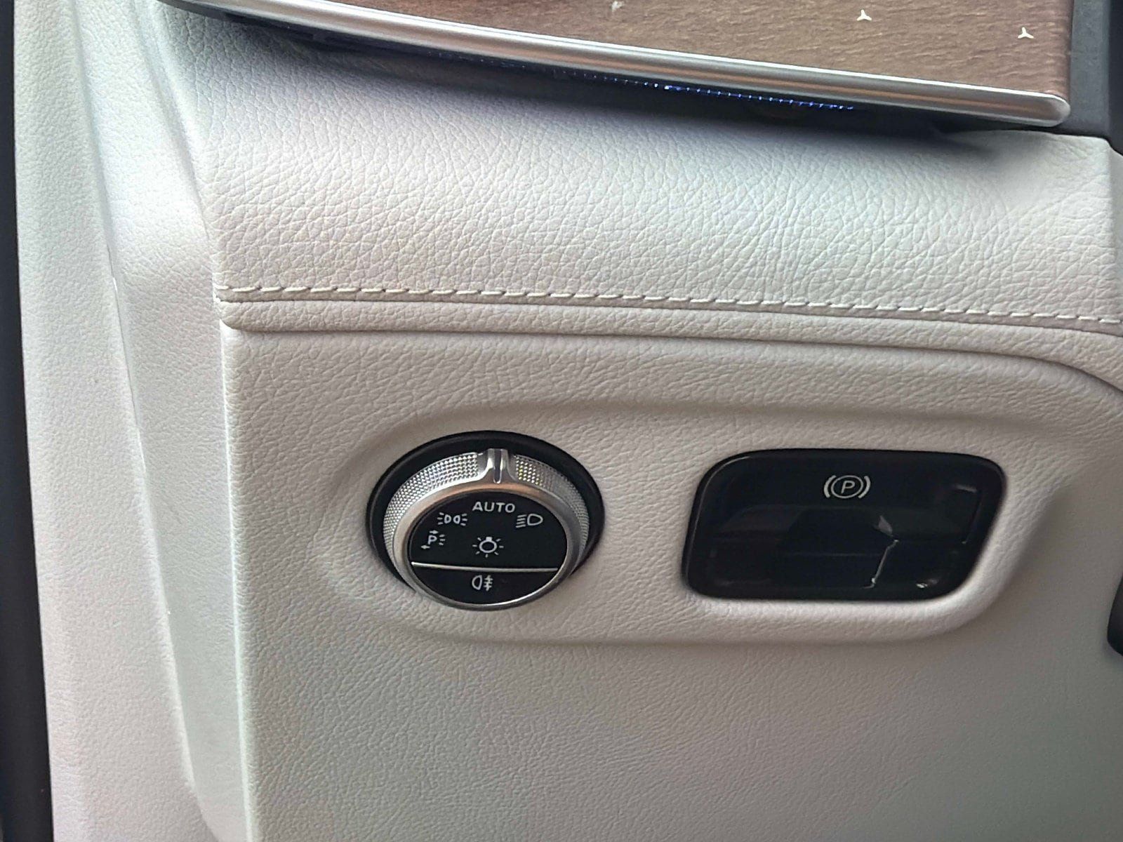 Certified 2023 Mercedes-Benz EQE 350+ SUV image 28