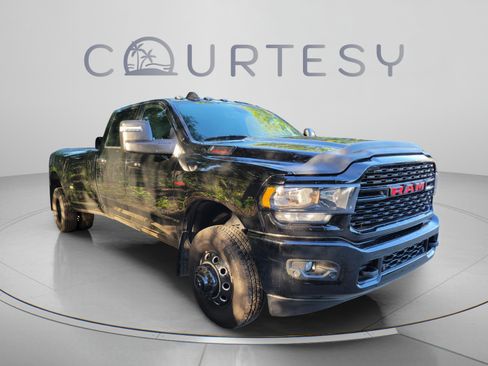 Used 2024 RAM 3500 Big Horn w/ Night Edition AWD/4WD image 4