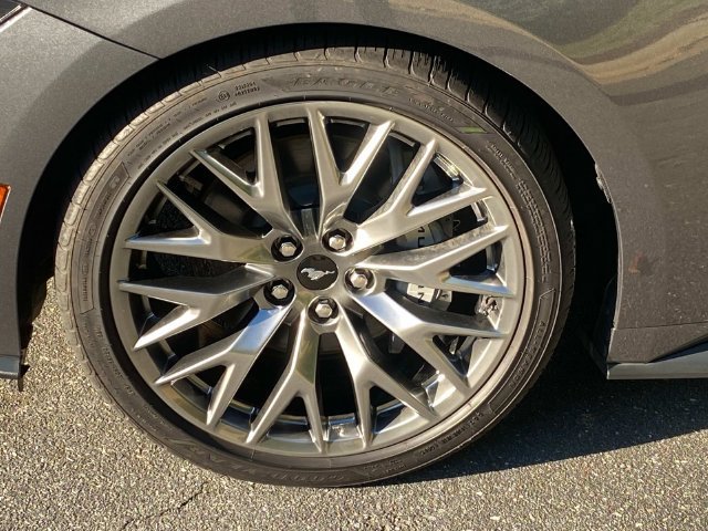 Used 2025 Ford Mustang GT Premium RWD image 6