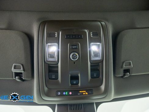 Used 2023 GMC Yukon SLT AWD/4WD image 21