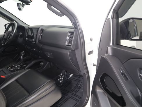 Used 2022 Nissan Frontier PRO-4X w/ Pro-4X Premium Package AWD/4WD image 43